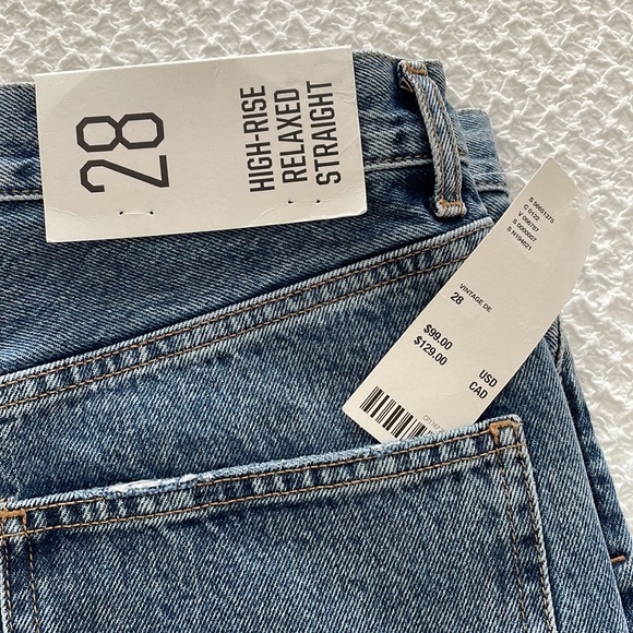 BDG Urban Outfitters. High Rise Relaxed Straight Jeans. Size 28 - Picture 2 of 4
